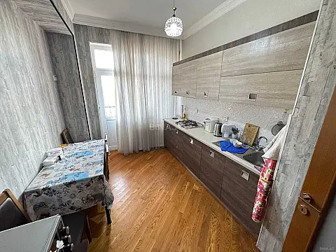 Satılır 2 otaqlı mənzil 95 m²
