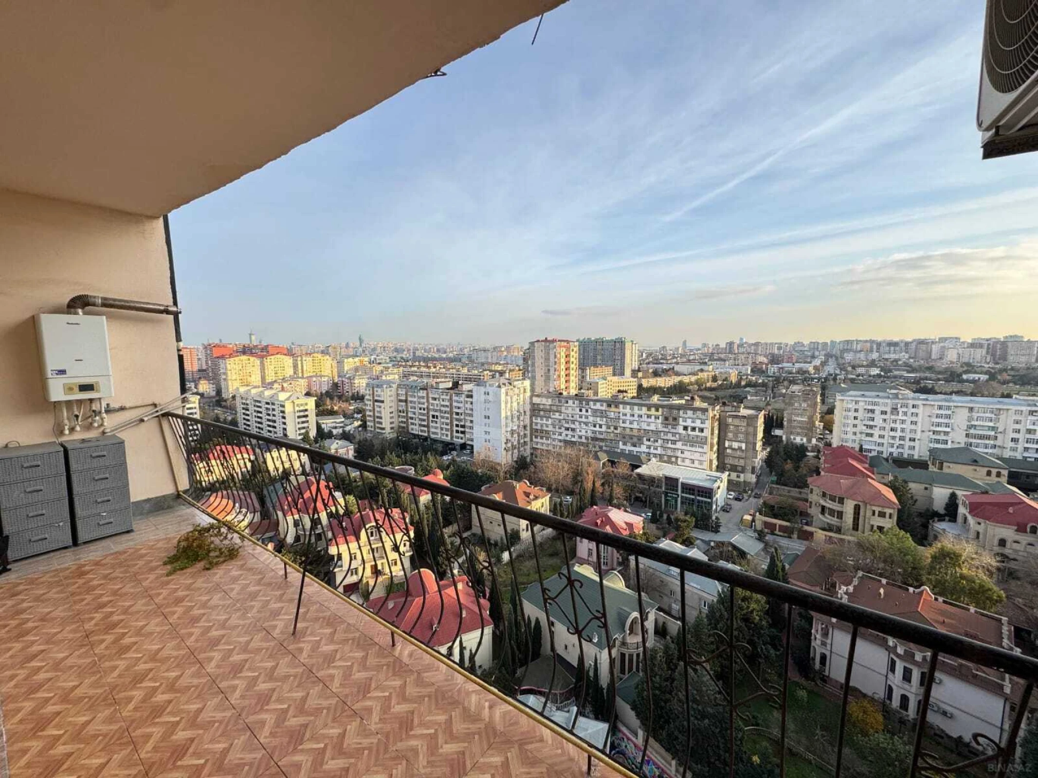 Satılır 2 otaqlı mənzil 95 m²