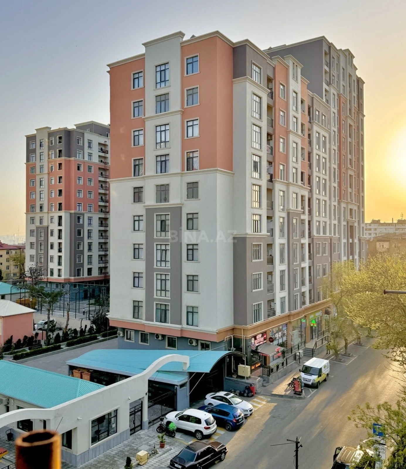 Satılır 3 otaqlı mənzil 127 m²