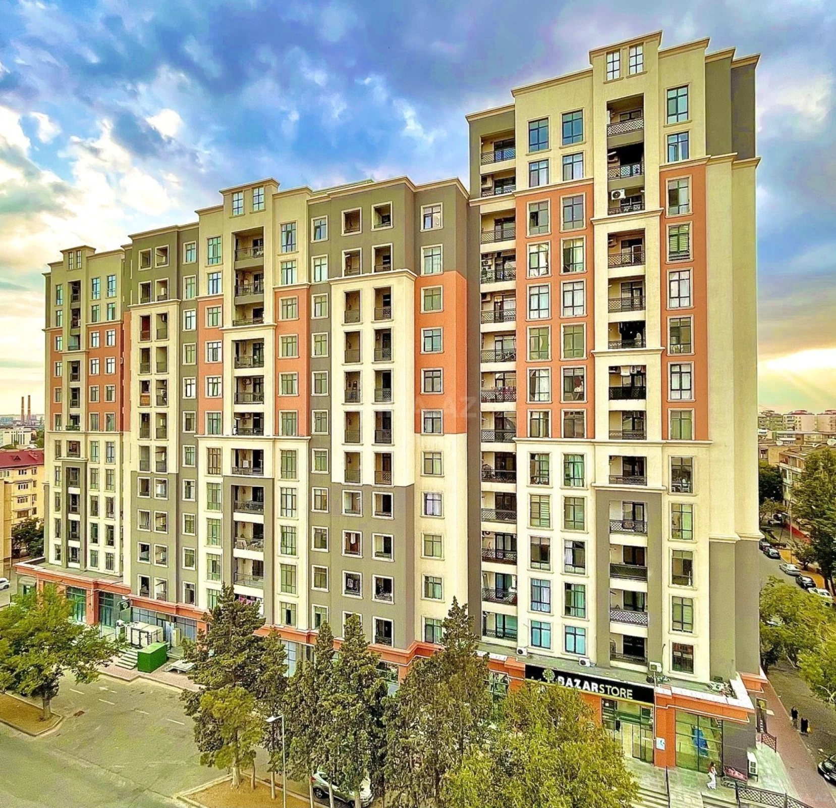 Satılır 3 otaqlı mənzil 127 m²