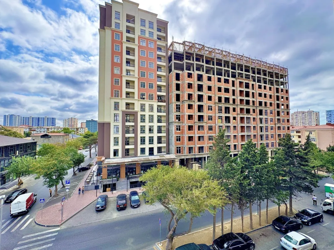 Satılır 3 otaqlı mənzil 127 m²