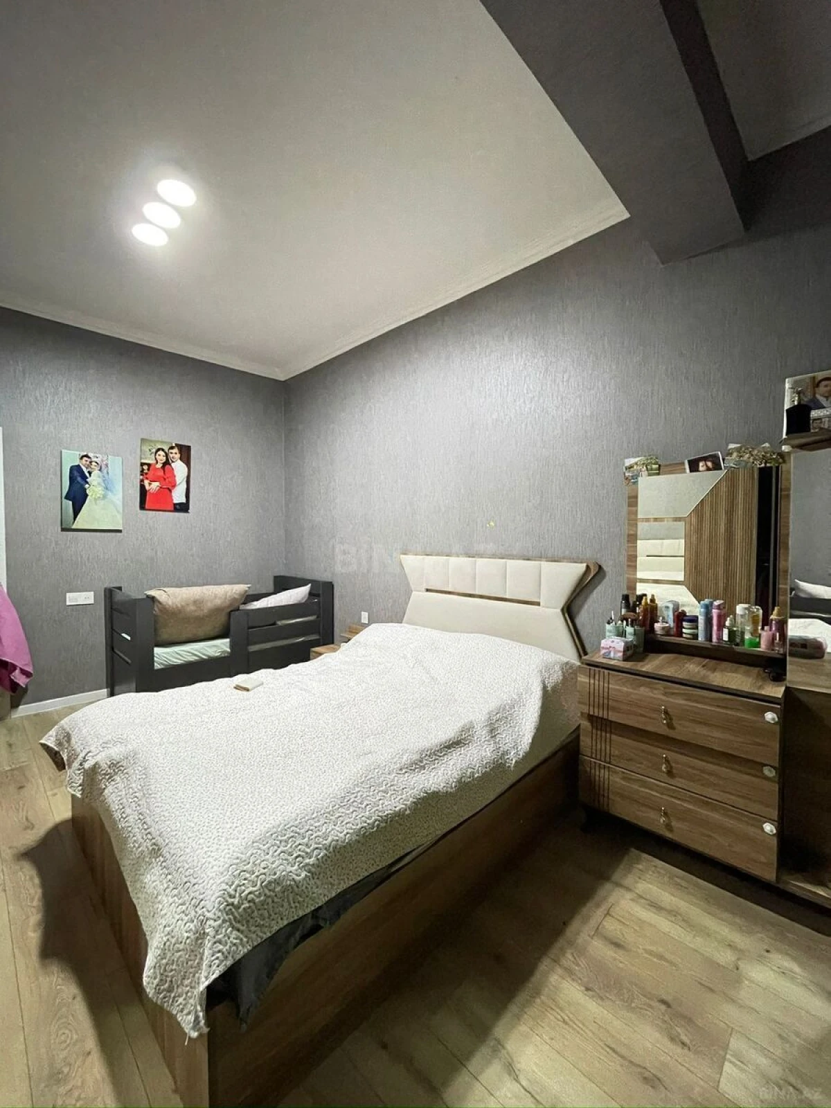 Satılır 2 otaqlı mənzil 69 m²