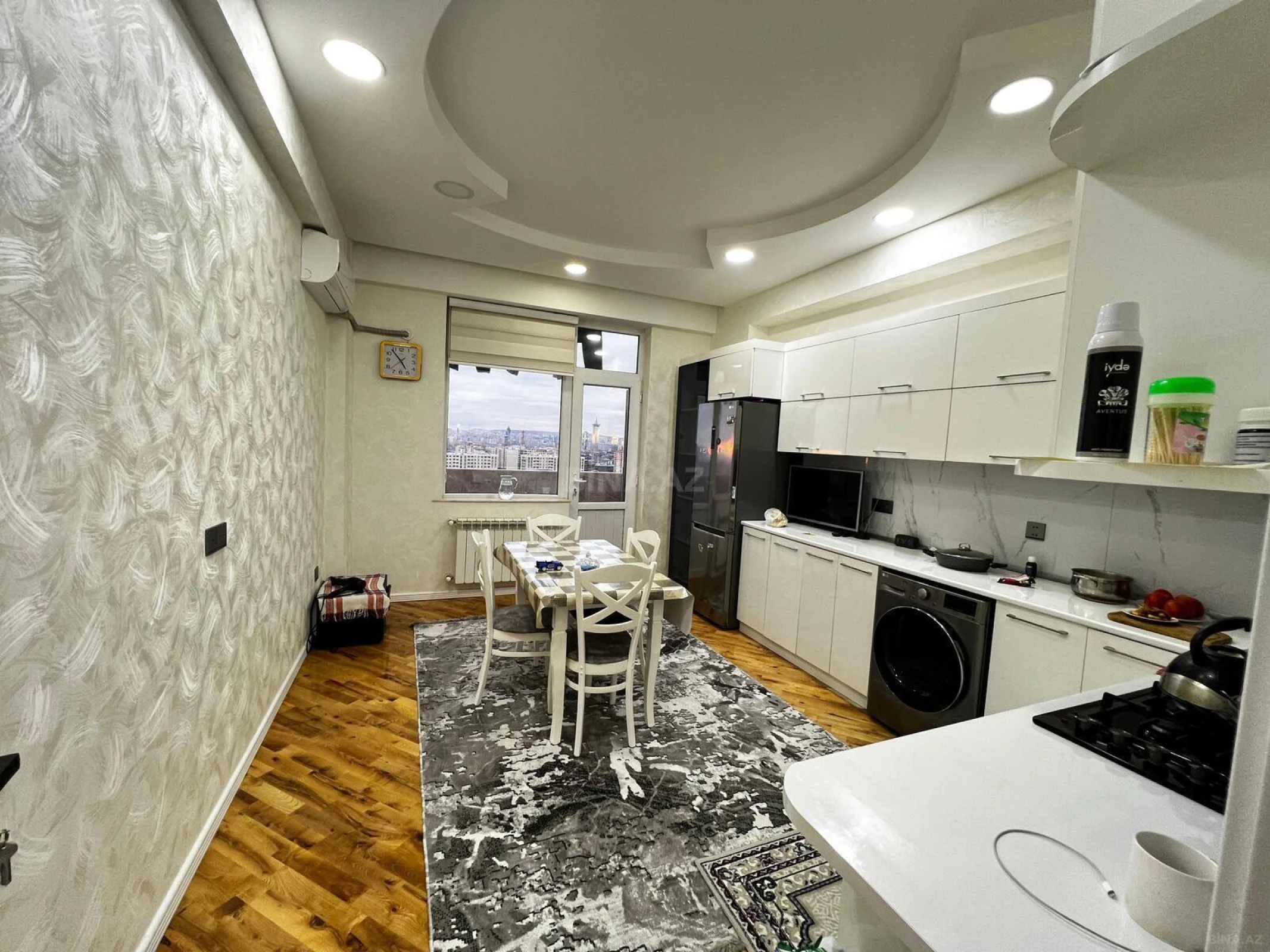 Satılır 3 otaqlı mənzil 146 m²