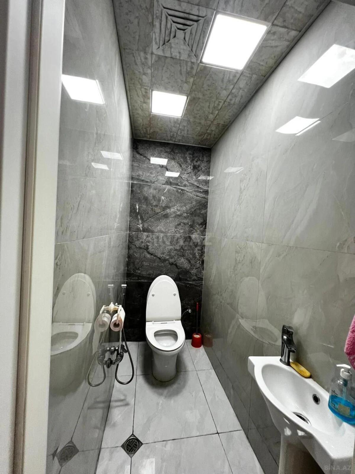 Satılır 3 otaqlı mənzil 146 m²