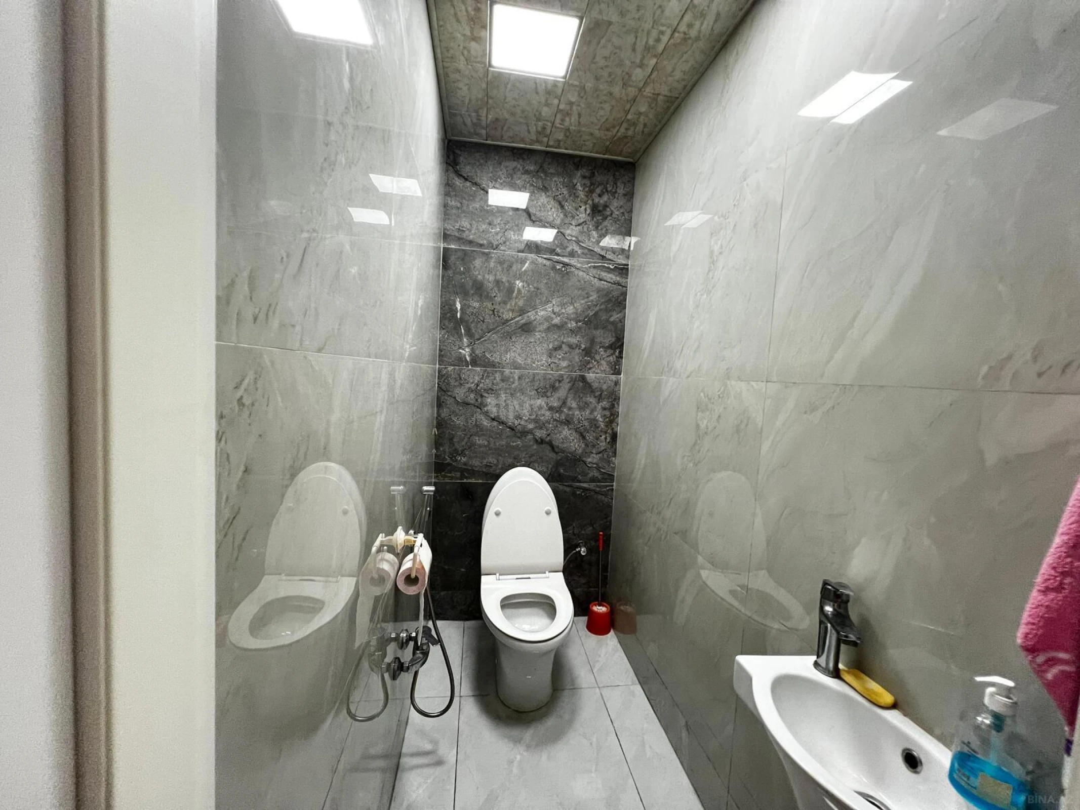 Satılır 3 otaqlı mənzil 146 m²