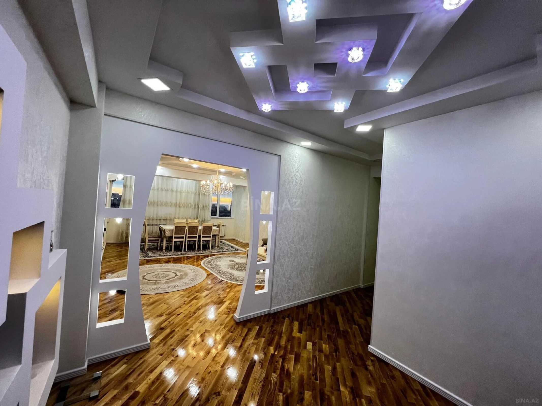 Satılır 3 otaqlı mənzil 146 m²