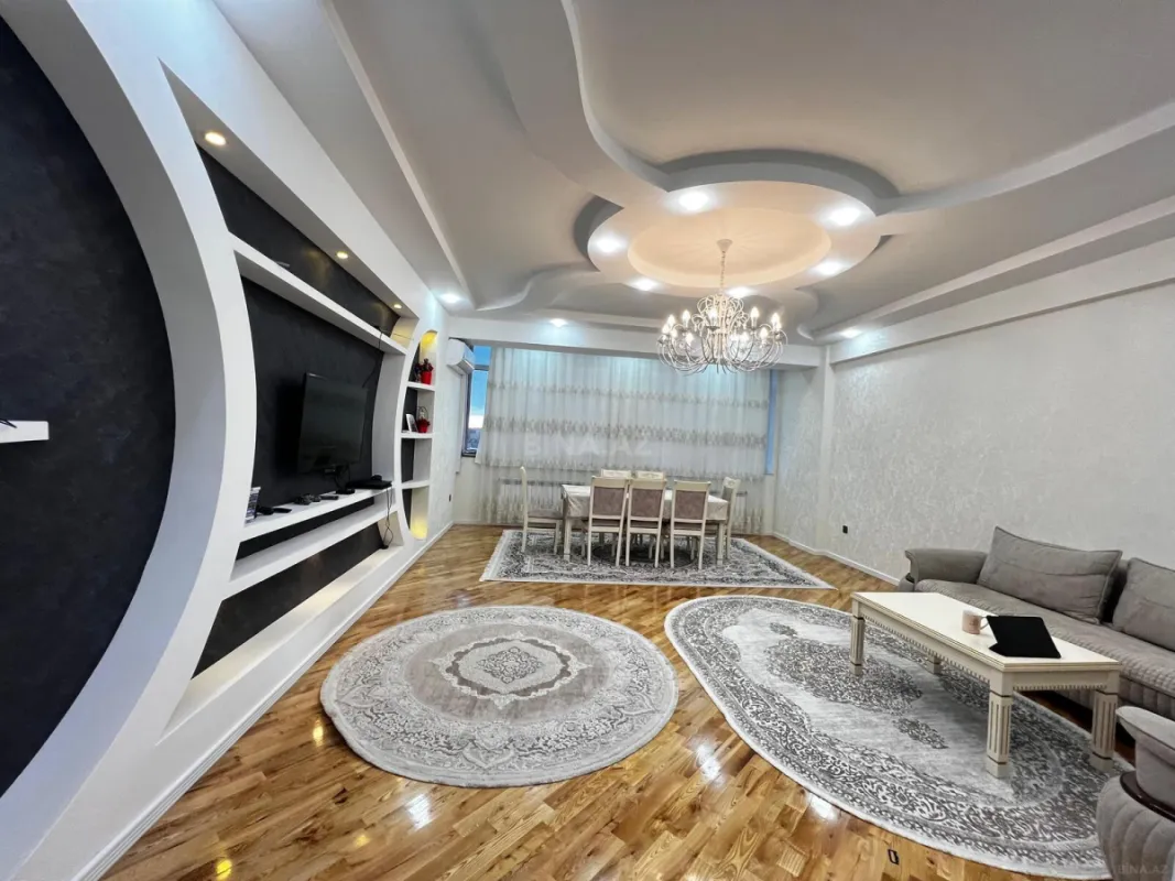 Satılır 3 otaqlı mənzil 146 m²