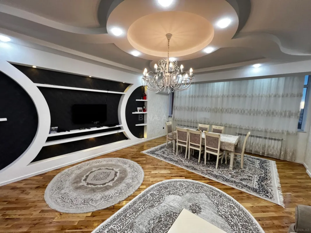 Satılır 3 otaqlı mənzil 146 m²