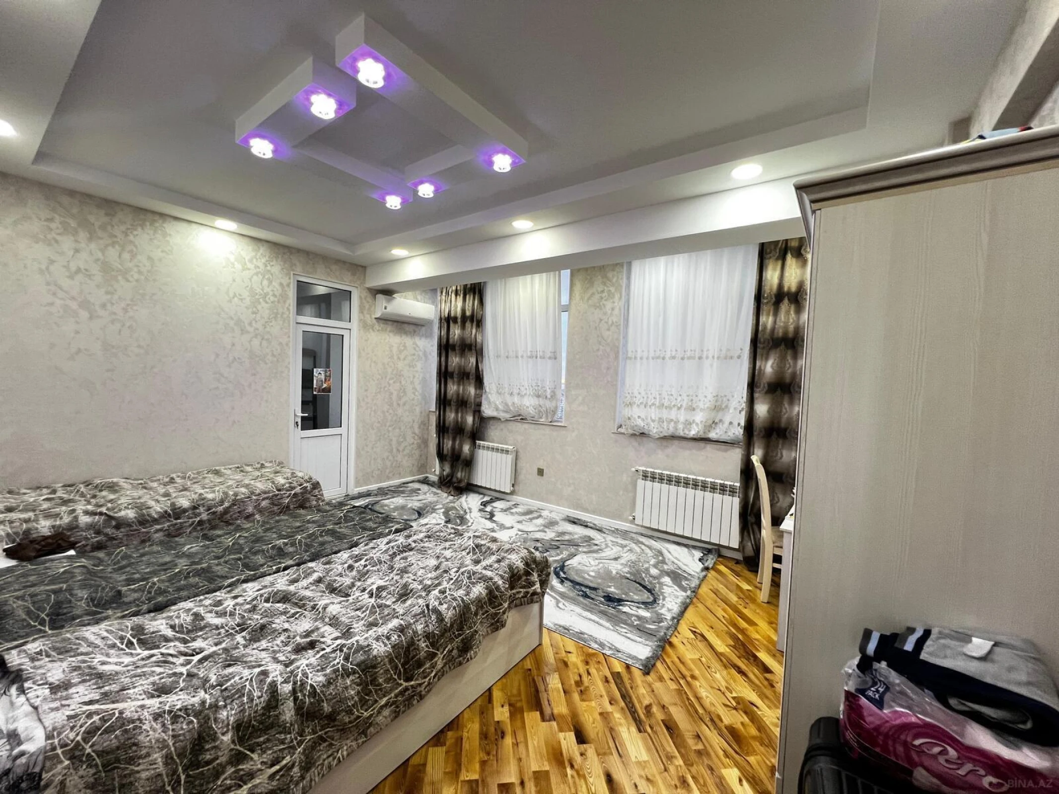 Satılır 3 otaqlı mənzil 146 m²