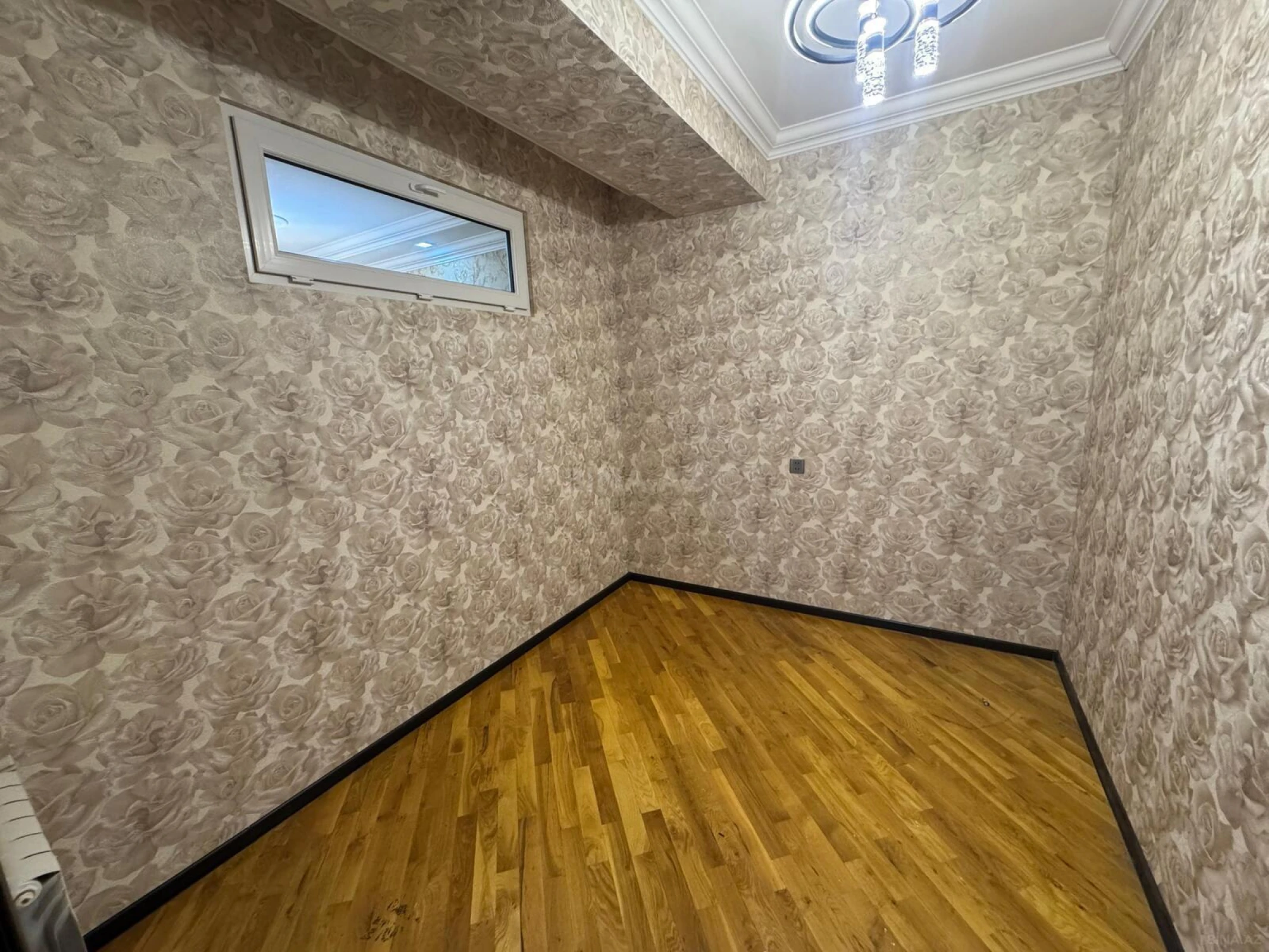 Satılır 3 otaqlı mənzil 82 m²