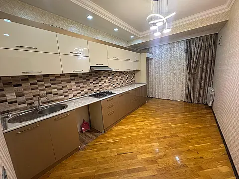 Satılır 3 otaqlı mənzil 82 m²