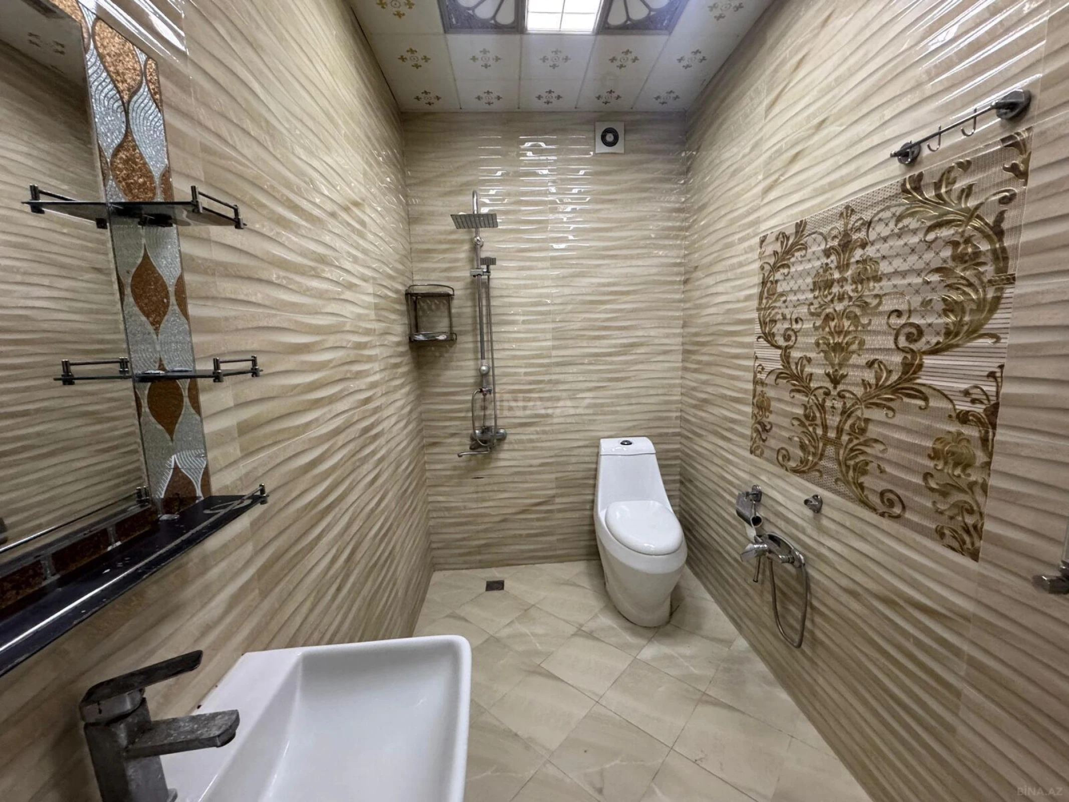 Satılır 3 otaqlı mənzil 82 m²