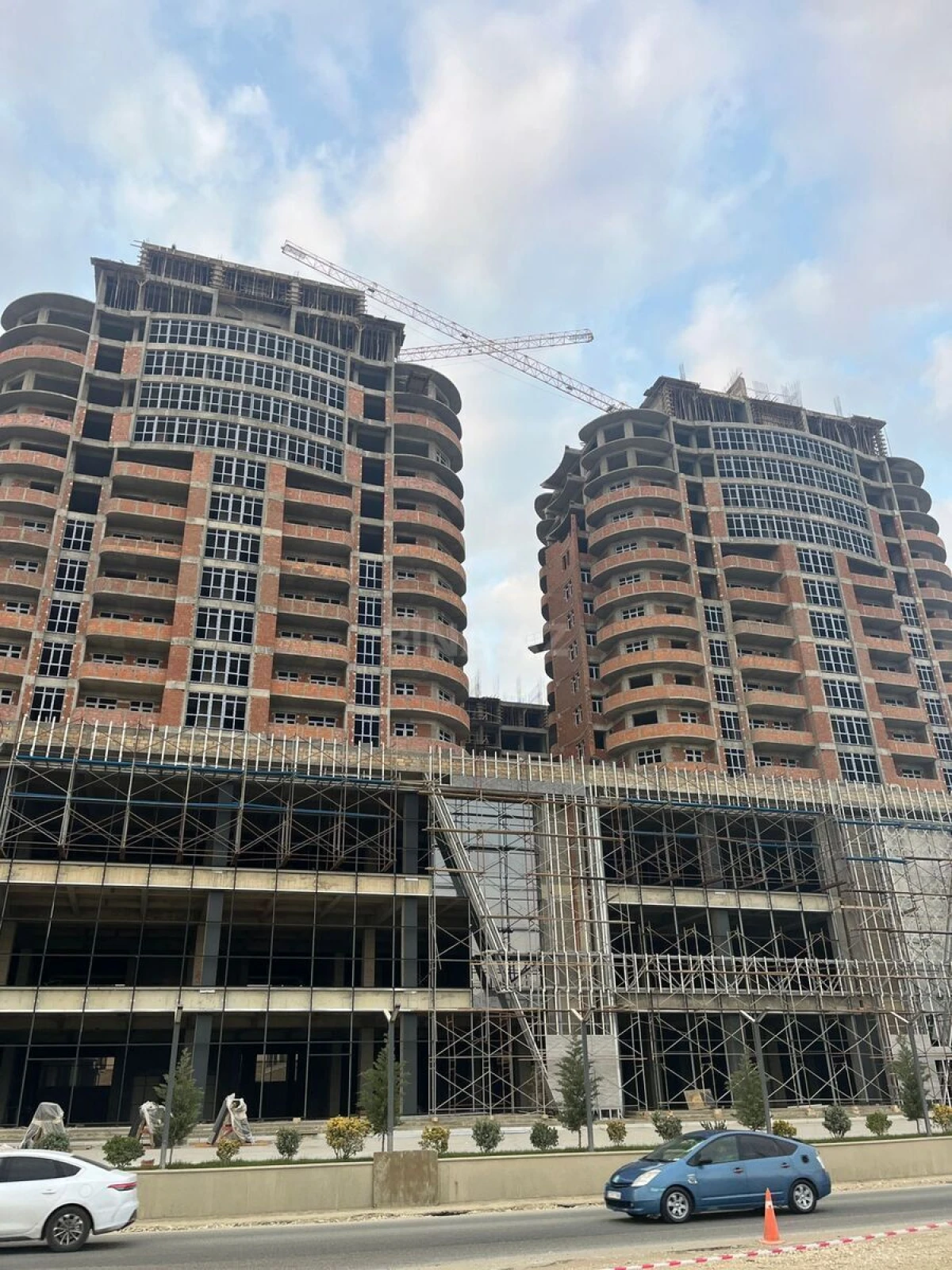 Satılır 2 otaqlı mənzil 77.8 m²
