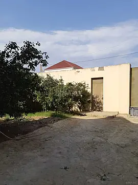 Satılır 5 otaqlı həyət evi 180 m²