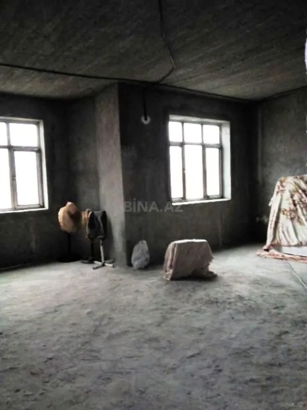 Satılır 5 otaqlı həyət evi 180 m²