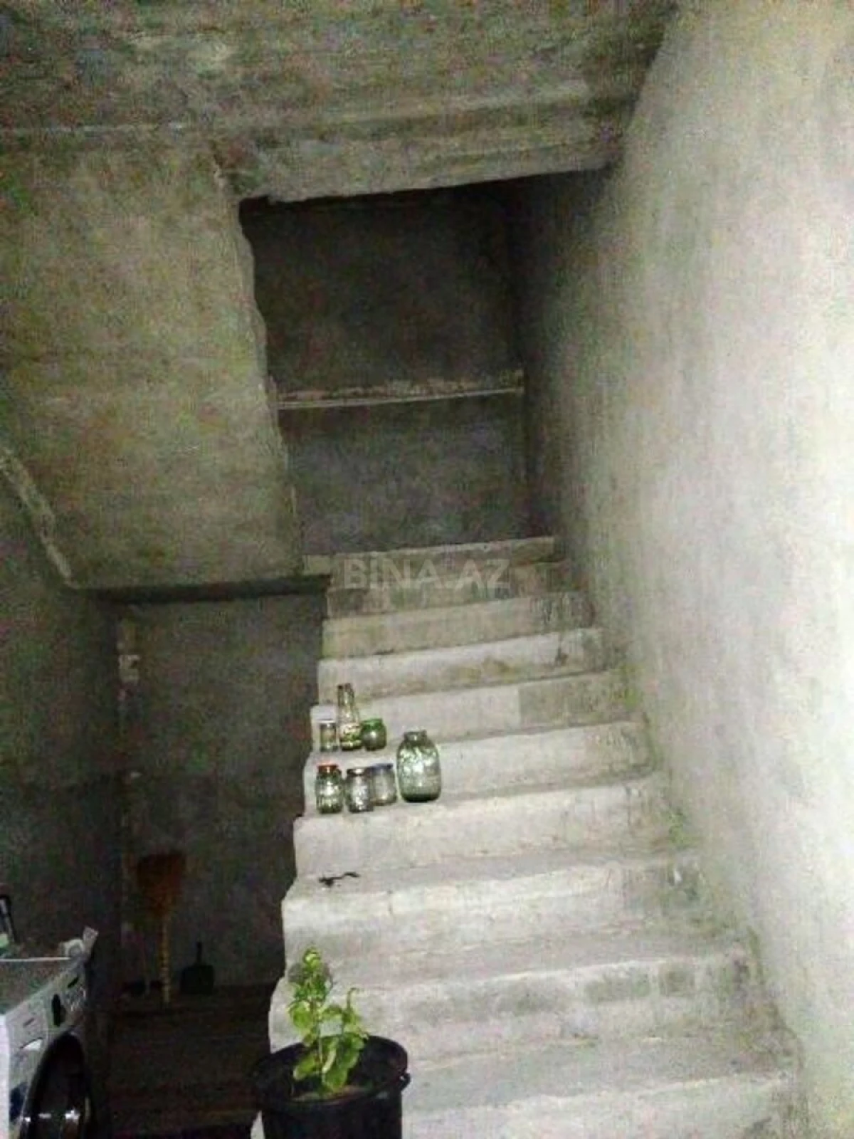 Satılır 5 otaqlı həyət evi 180 m²