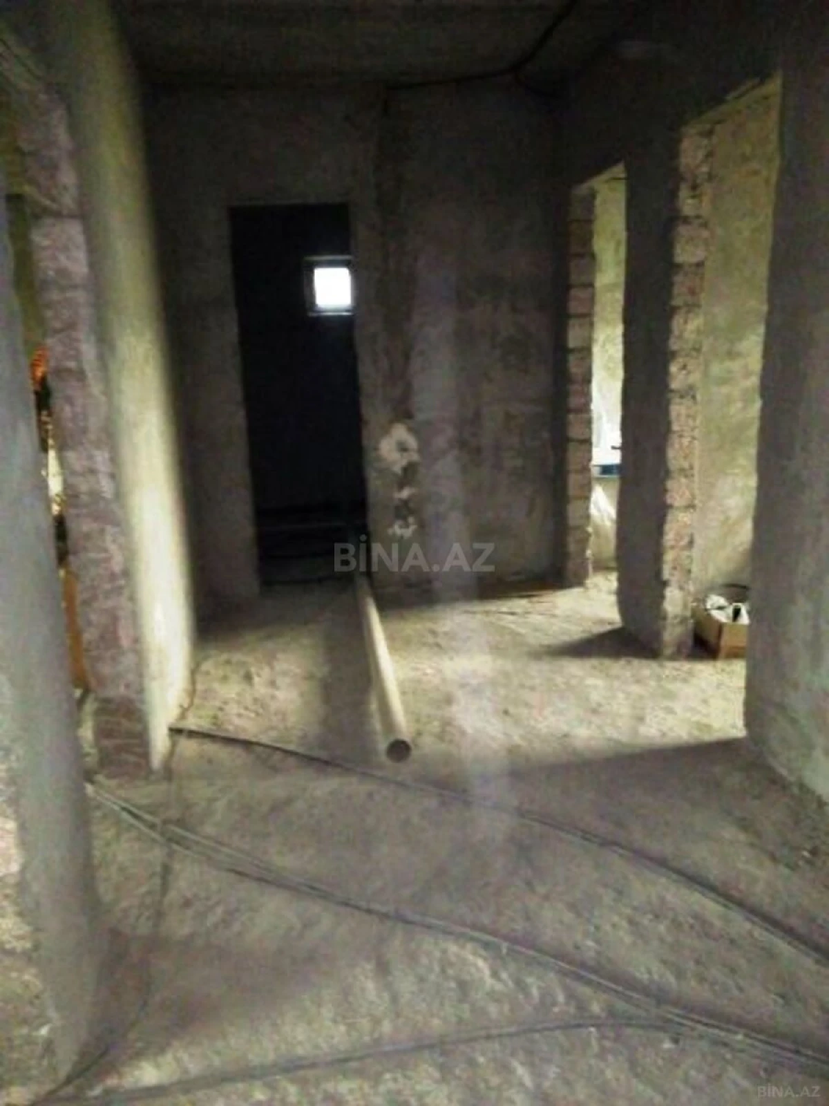 Satılır 5 otaqlı həyət evi 180 m²