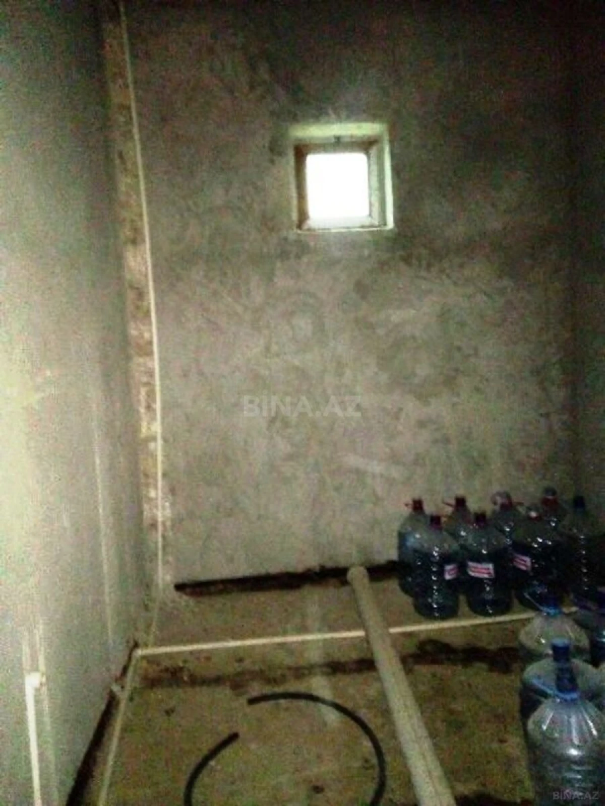 Satılır 5 otaqlı həyət evi 180 m²