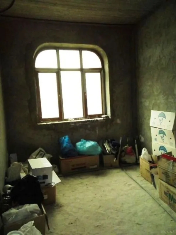 Satılır 5 otaqlı həyət evi 180 m²