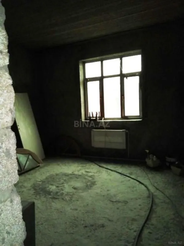 Satılır 5 otaqlı həyət evi 180 m²