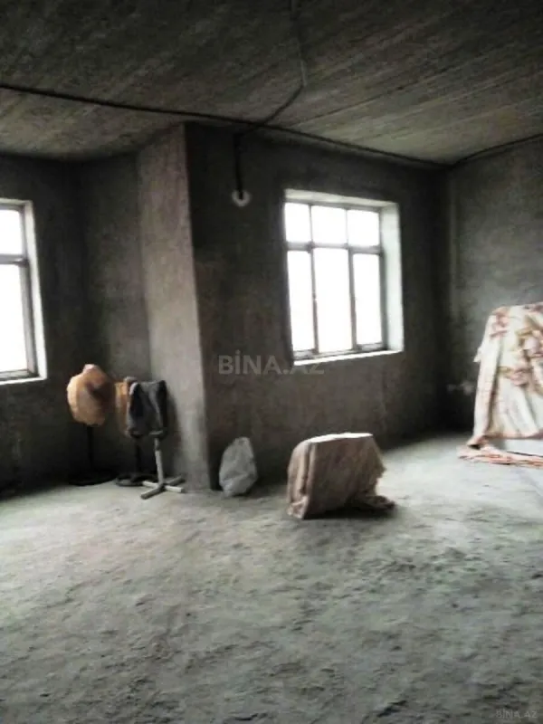 Satılır 5 otaqlı həyət evi 180 m²