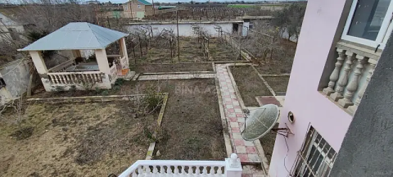 Satılır 5 otaqlı həyət evi 190 m²