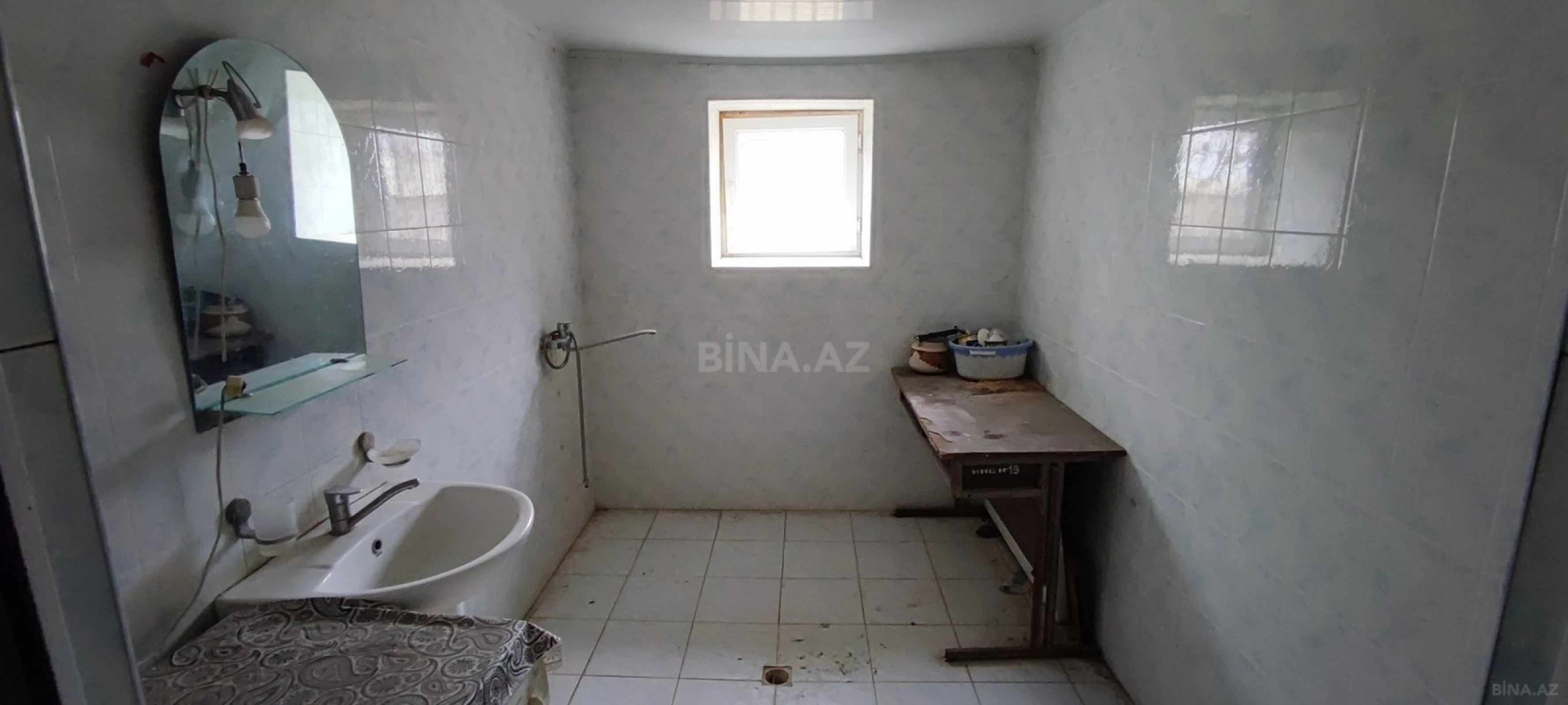 Satılır 5 otaqlı həyət evi 190 m²