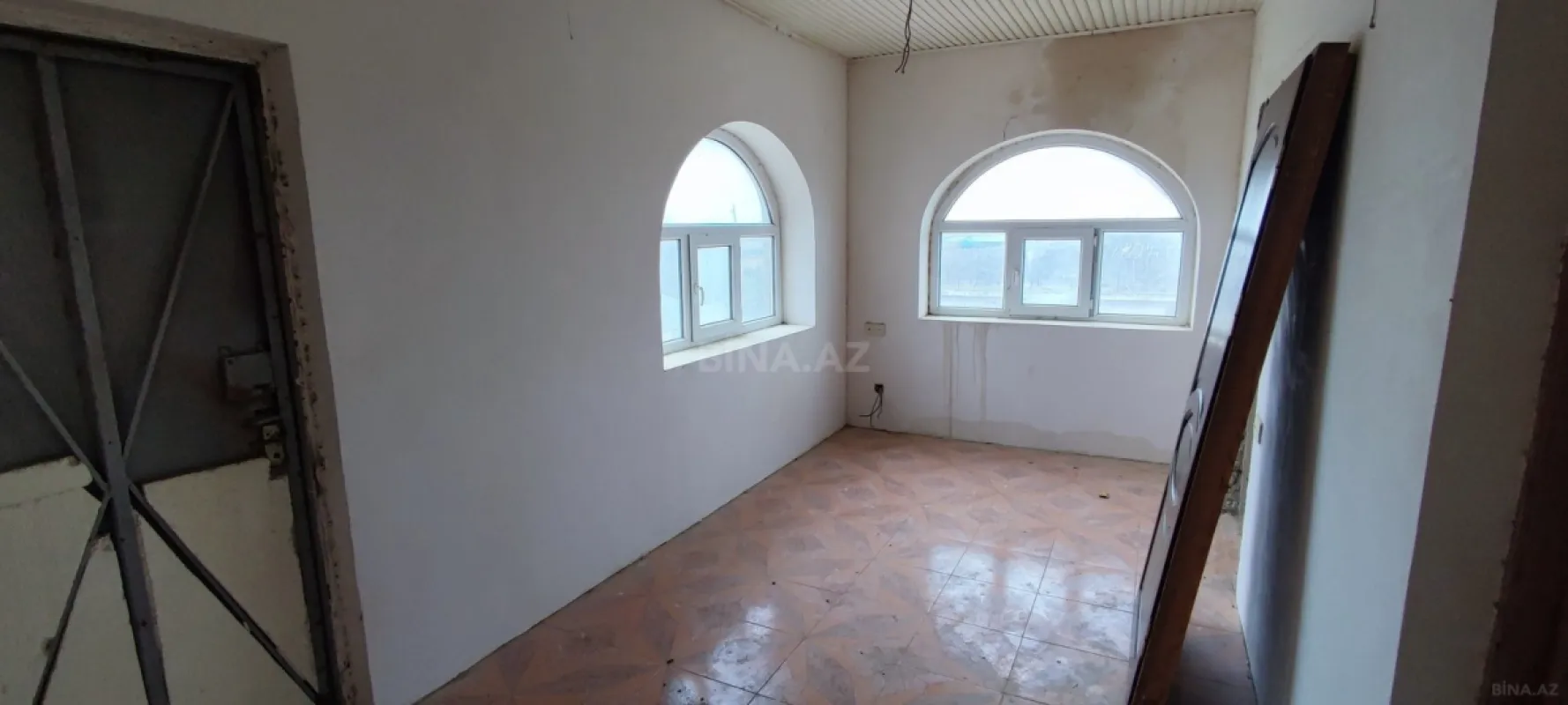 Satılır 5 otaqlı həyət evi 190 m²