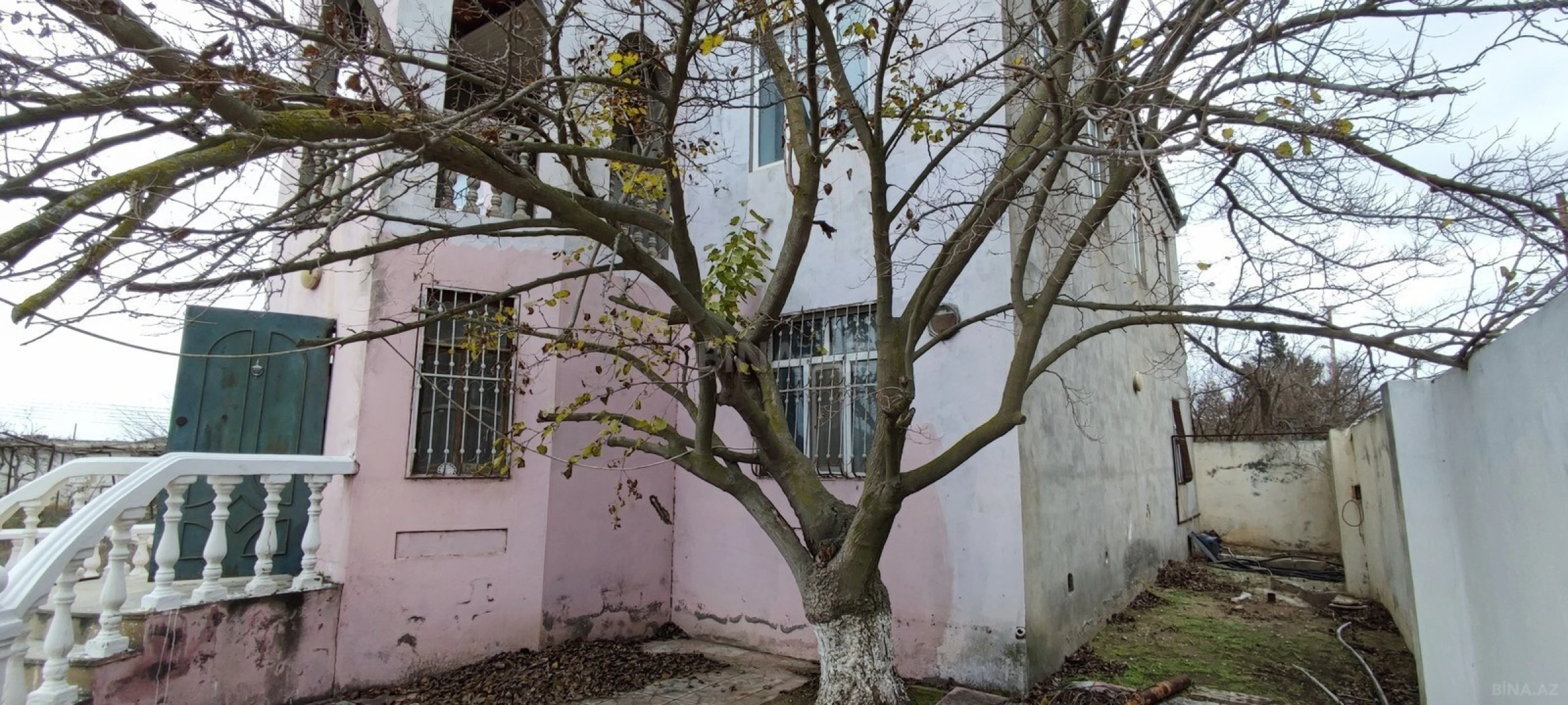 Satılır 5 otaqlı həyət evi 190 m²