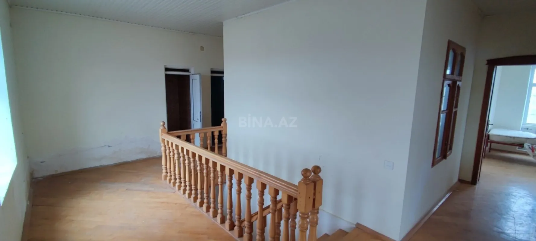 Satılır 5 otaqlı həyət evi 190 m²