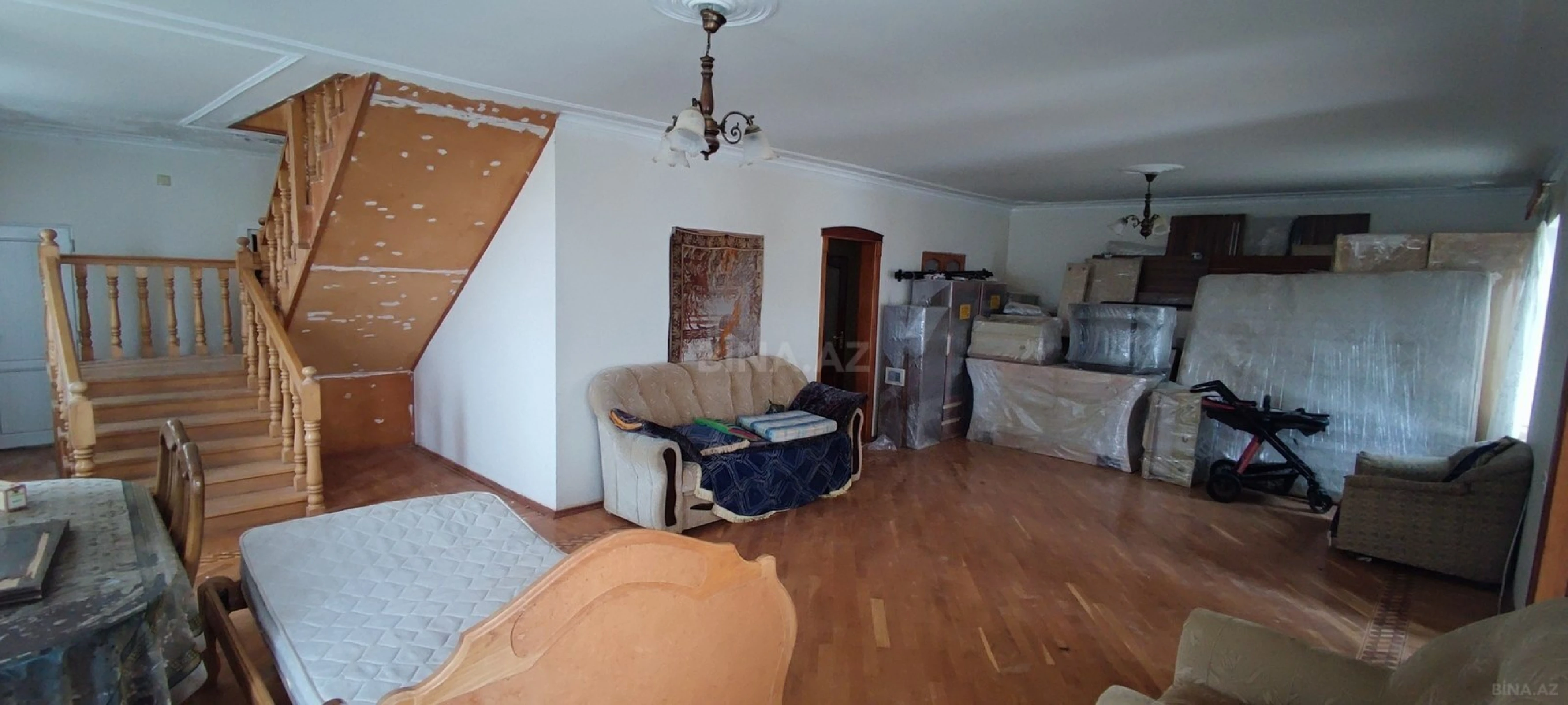Satılır 5 otaqlı həyət evi 190 m²
