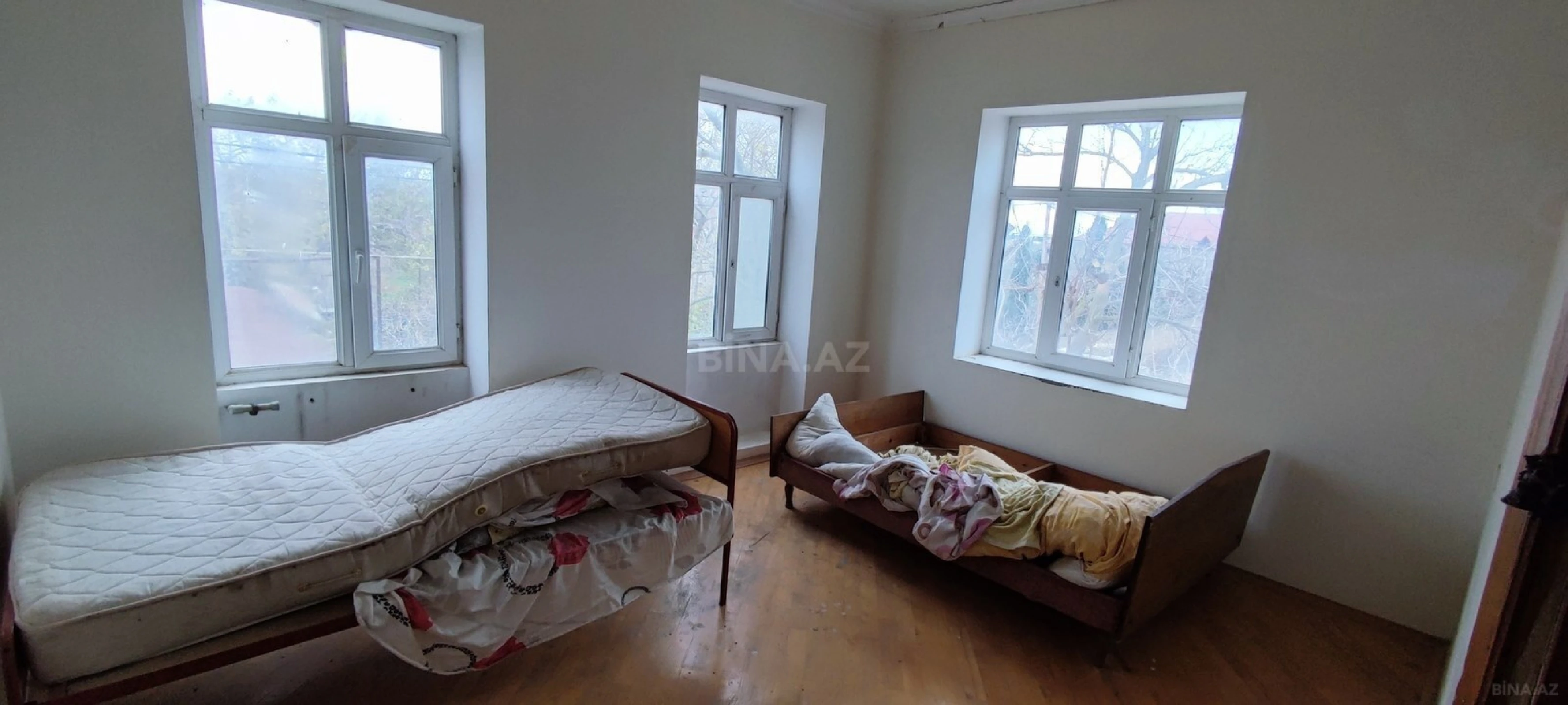 Satılır 5 otaqlı həyət evi 190 m²