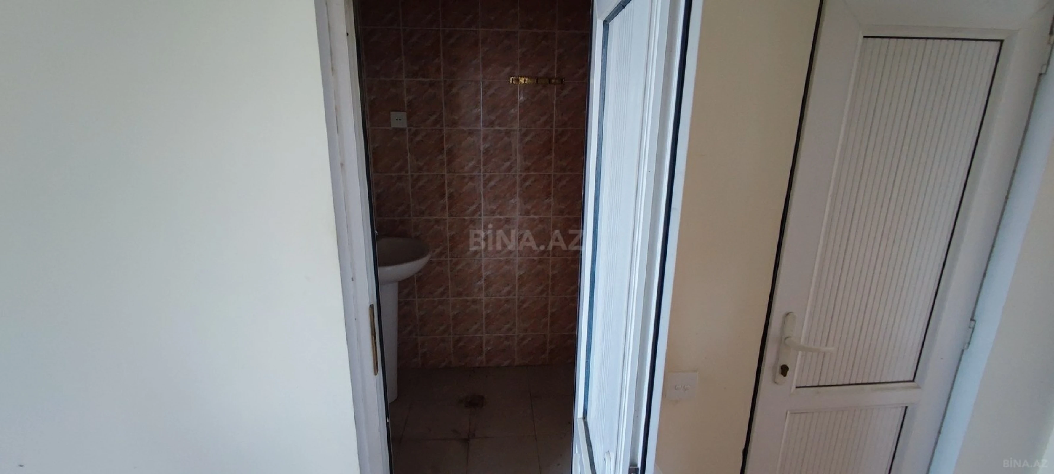 Satılır 5 otaqlı həyət evi 190 m²