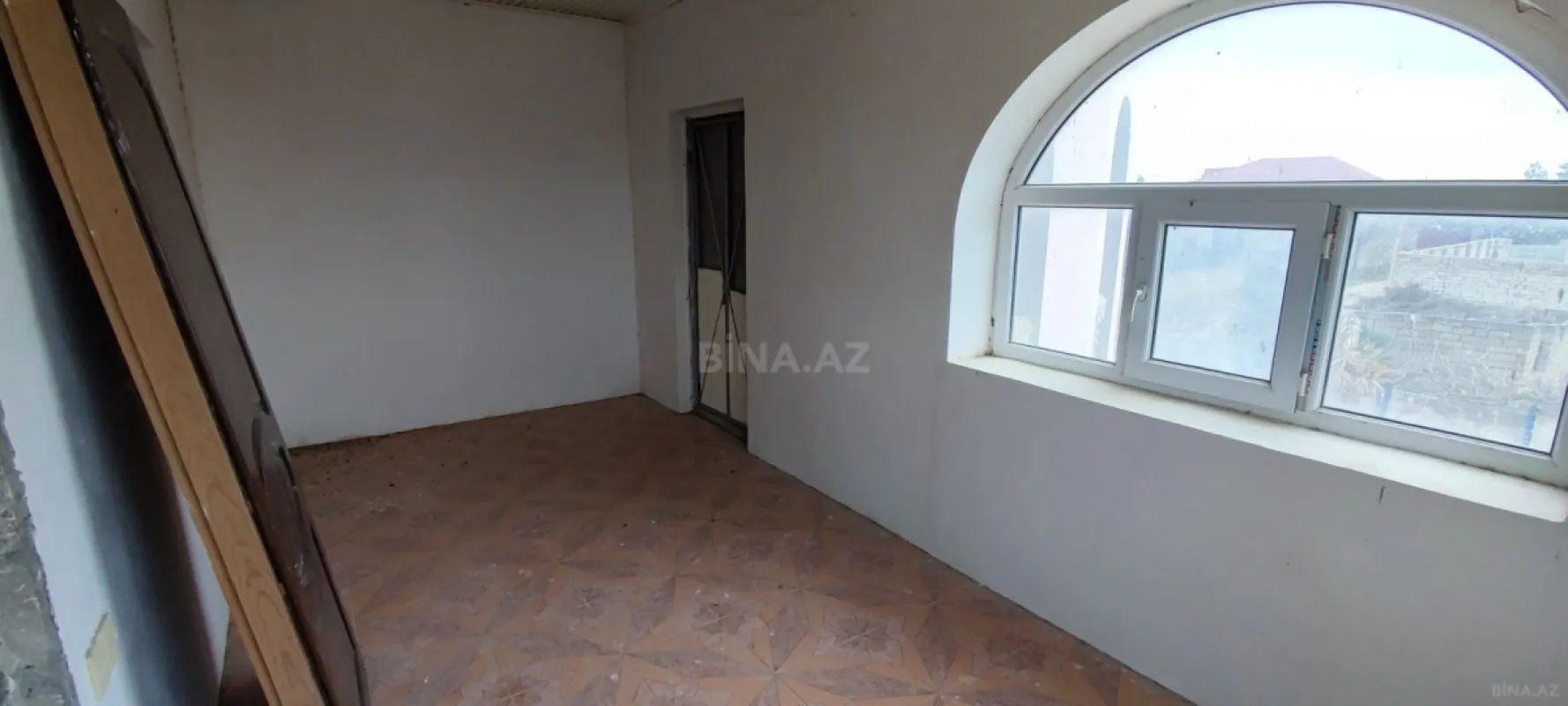 Satılır 5 otaqlı həyət evi 190 m²