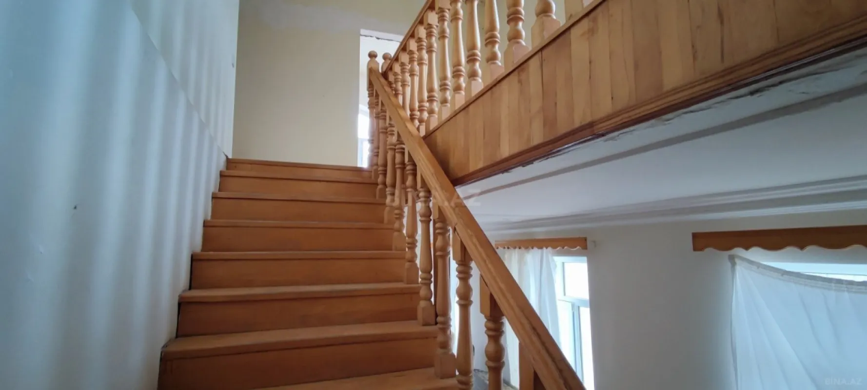 Satılır 5 otaqlı həyət evi 190 m²