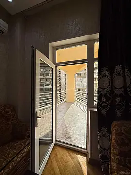 Satılır 3 otaqlı mənzil 130 m²