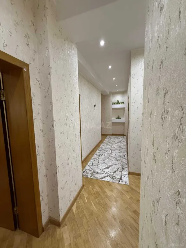 Satılır 3 otaqlı mənzil 130 m²