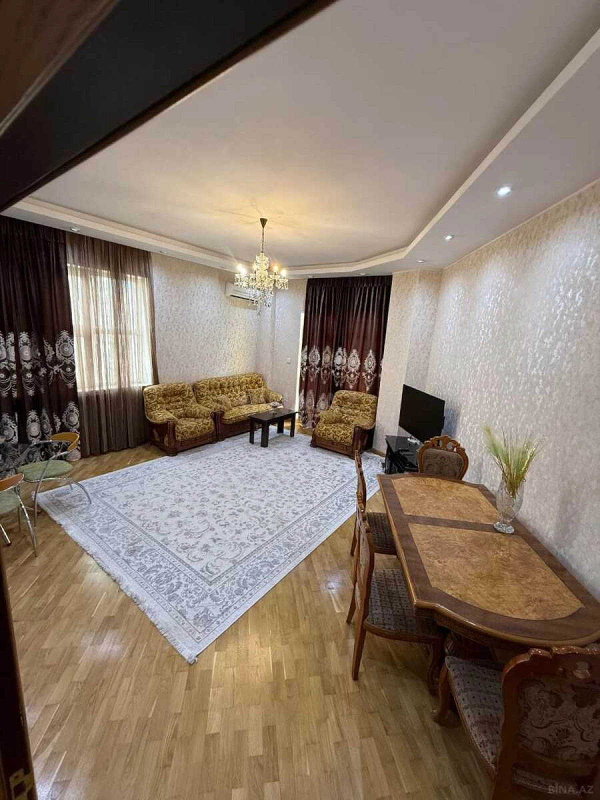 Satılır 3 otaqlı mənzil 130 m²
