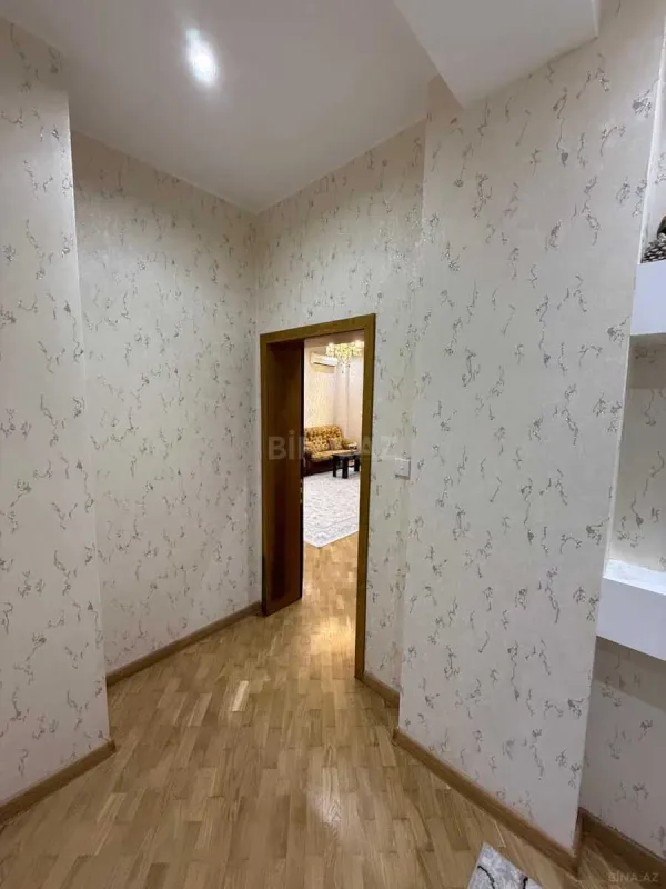 Satılır 3 otaqlı mənzil 130 m²