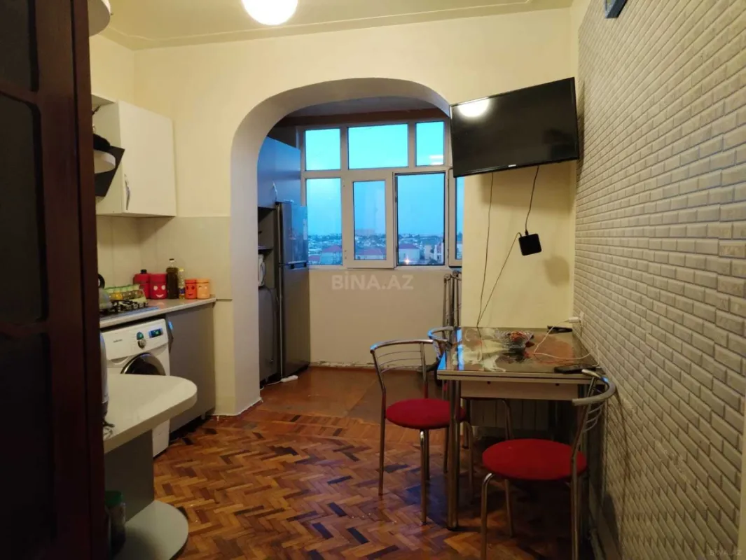 Satılır 4 otaqlı mənzil 110 m²