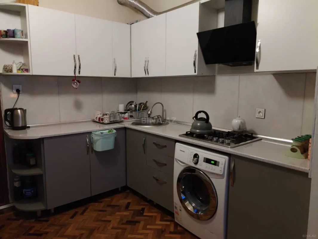 Satılır 4 otaqlı mənzil 110 m²