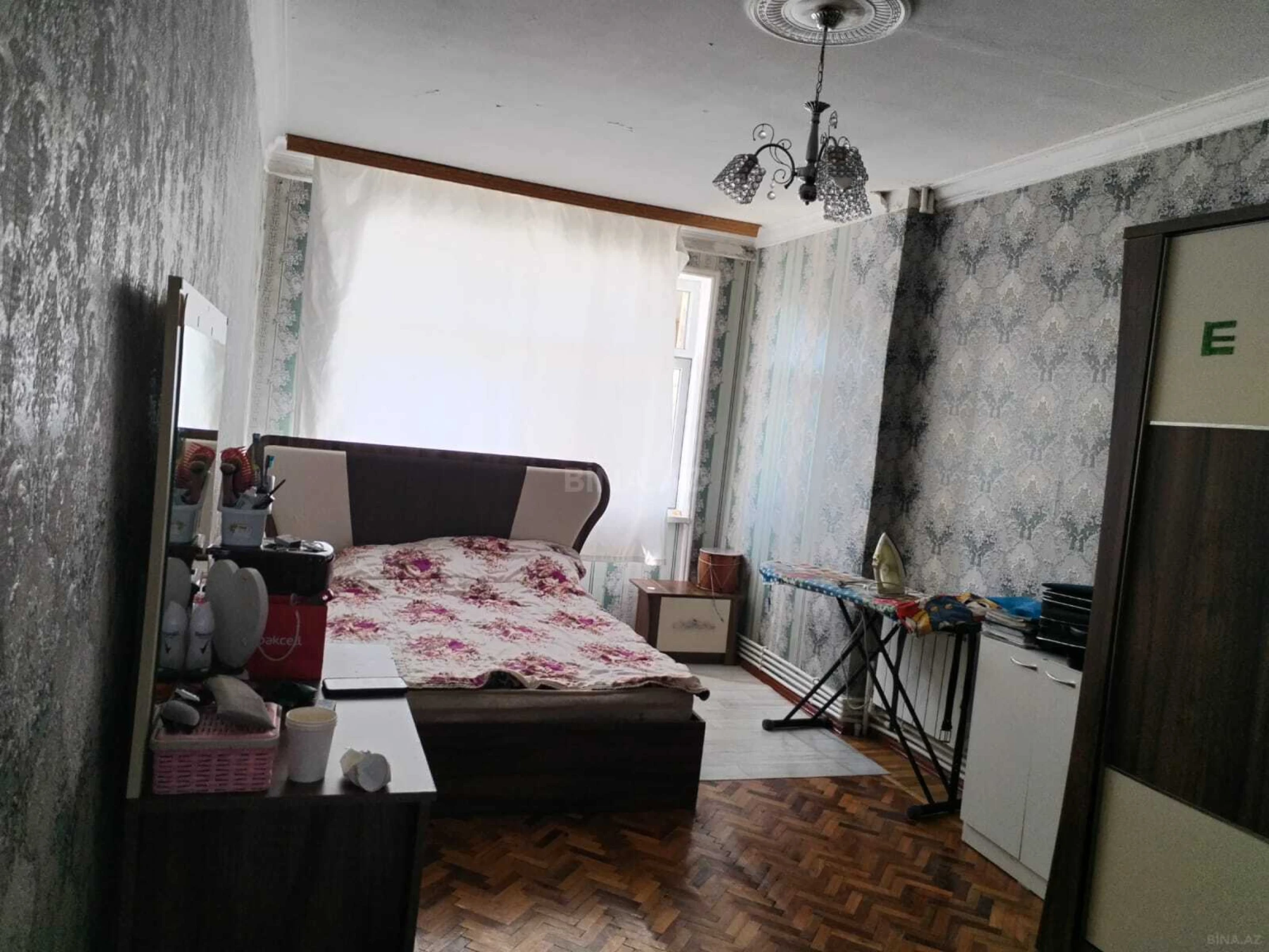 Satılır 4 otaqlı mənzil 110 m²