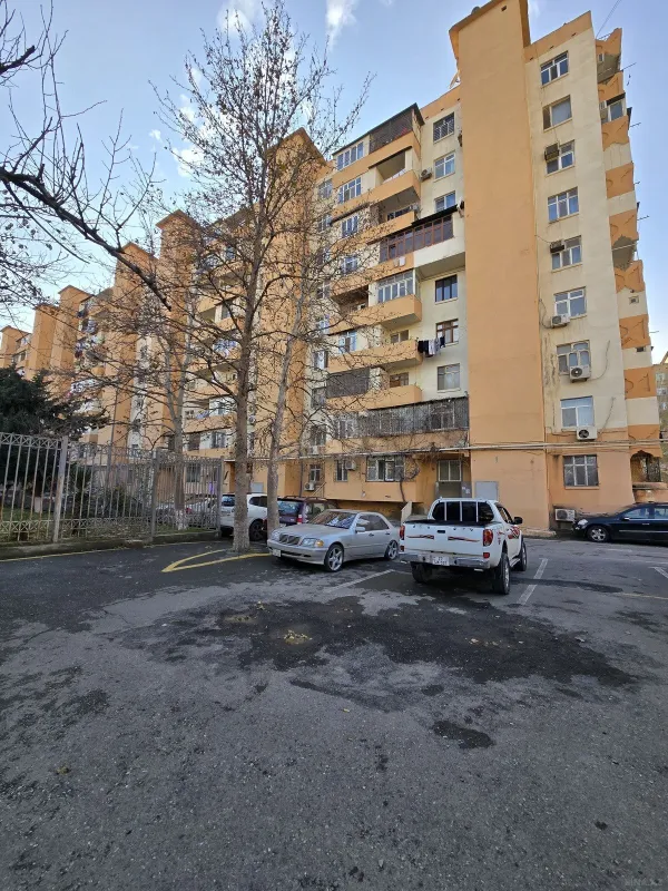 Satılır 4 otaqlı mənzil 110 m²