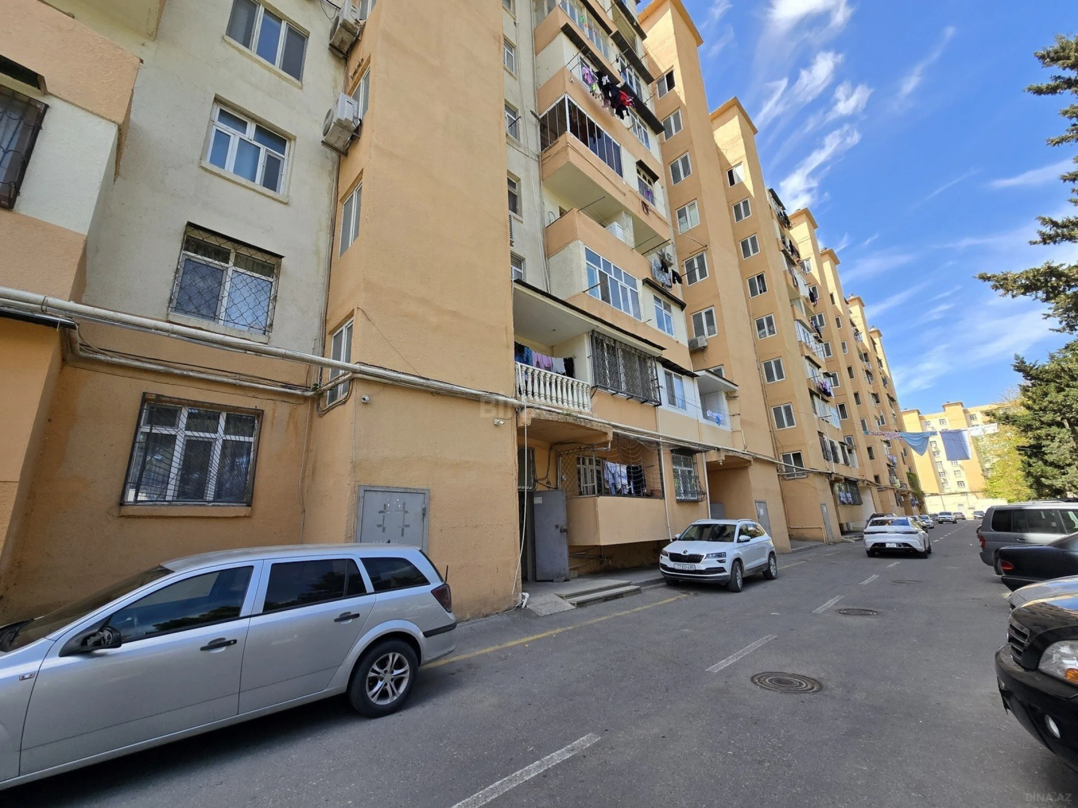 Satılır 4 otaqlı mənzil 110 m²