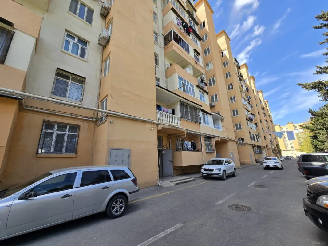 Satılır 4 otaqlı mənzil 110 m²