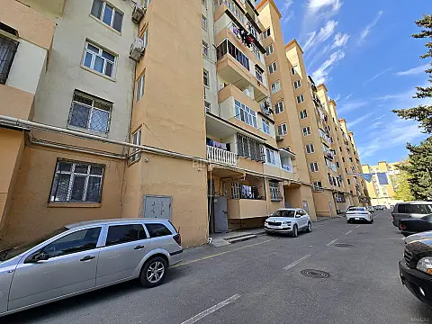 Satılır 4 otaqlı mənzil 110 m²