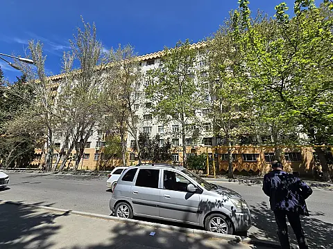 Satılır 4 otaqlı mənzil 110 m²