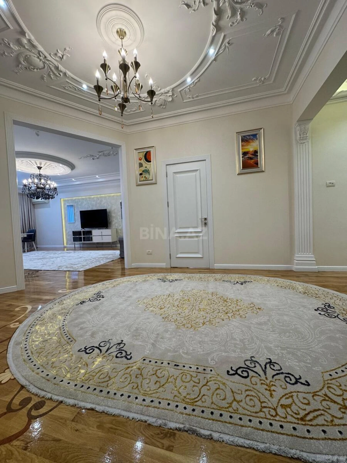 Satılır 4 otaqlı mənzil 225 m²