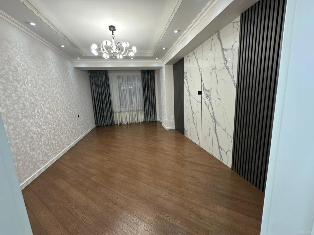 Satılır 2 otaqlı mənzil 98 m²