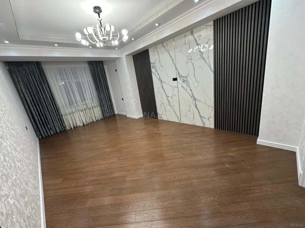 Satılır 2 otaqlı mənzil 98 m²